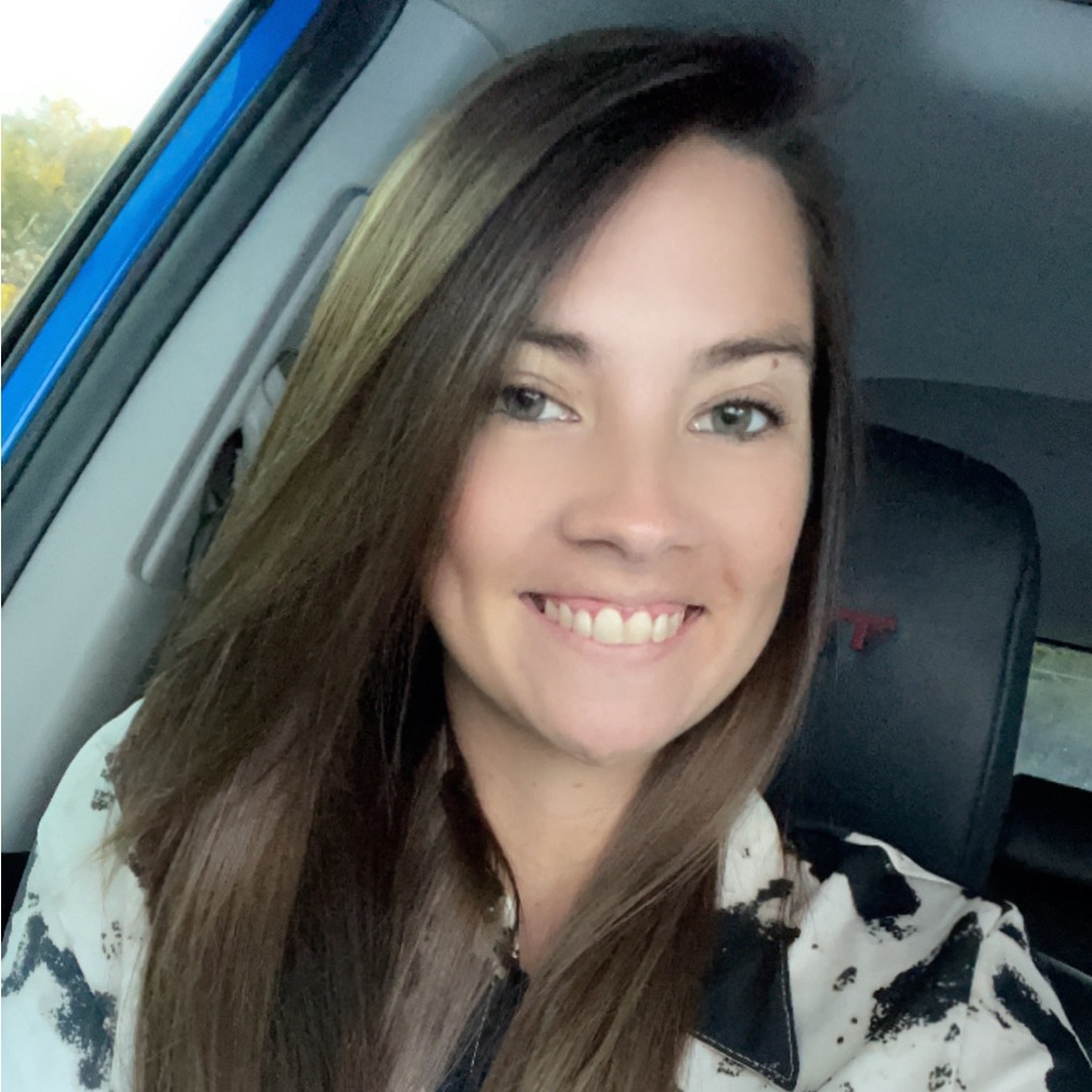 Meet your Posher, Laurenn stewartt